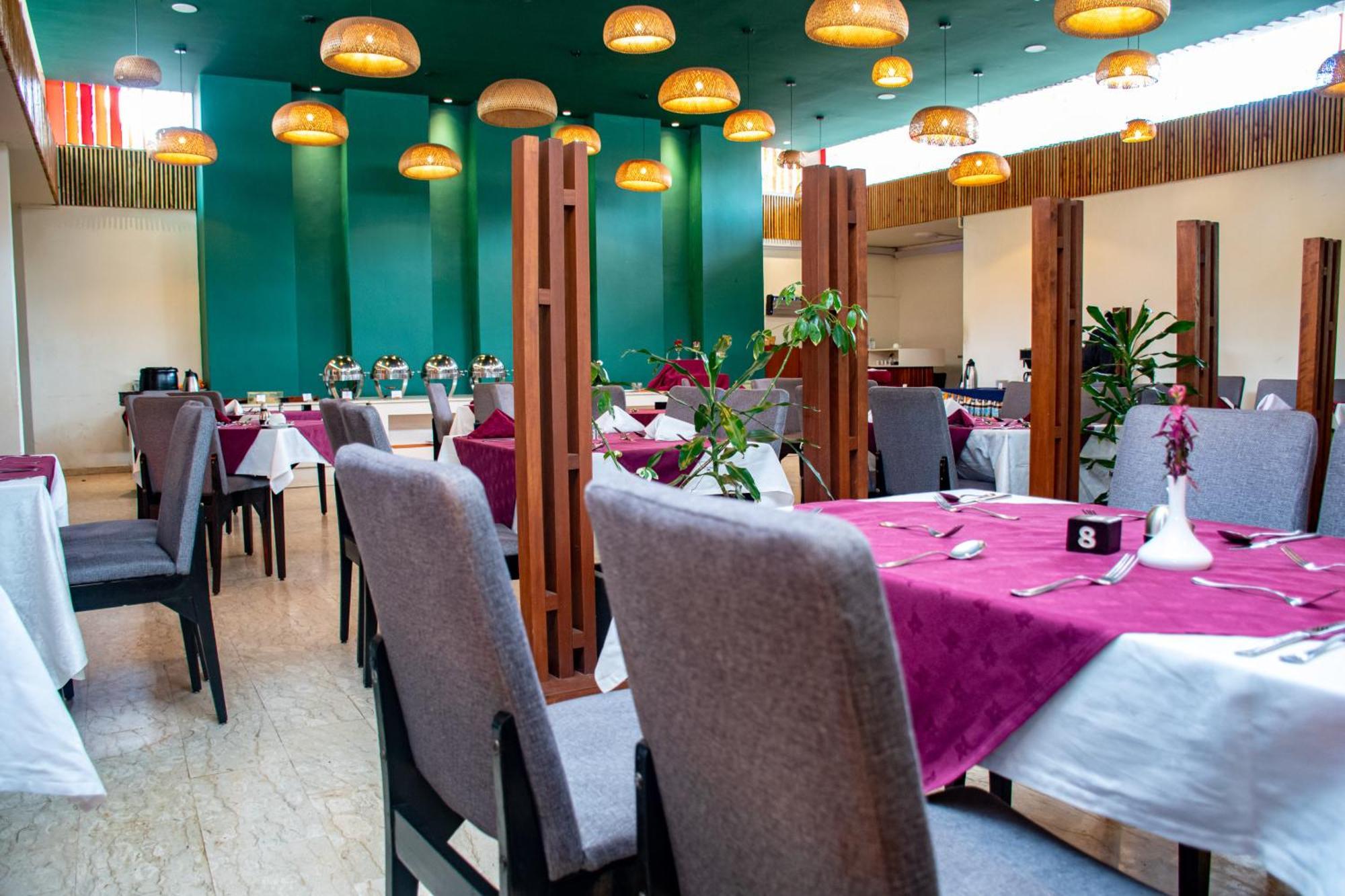 Boulevard Hotel 4*